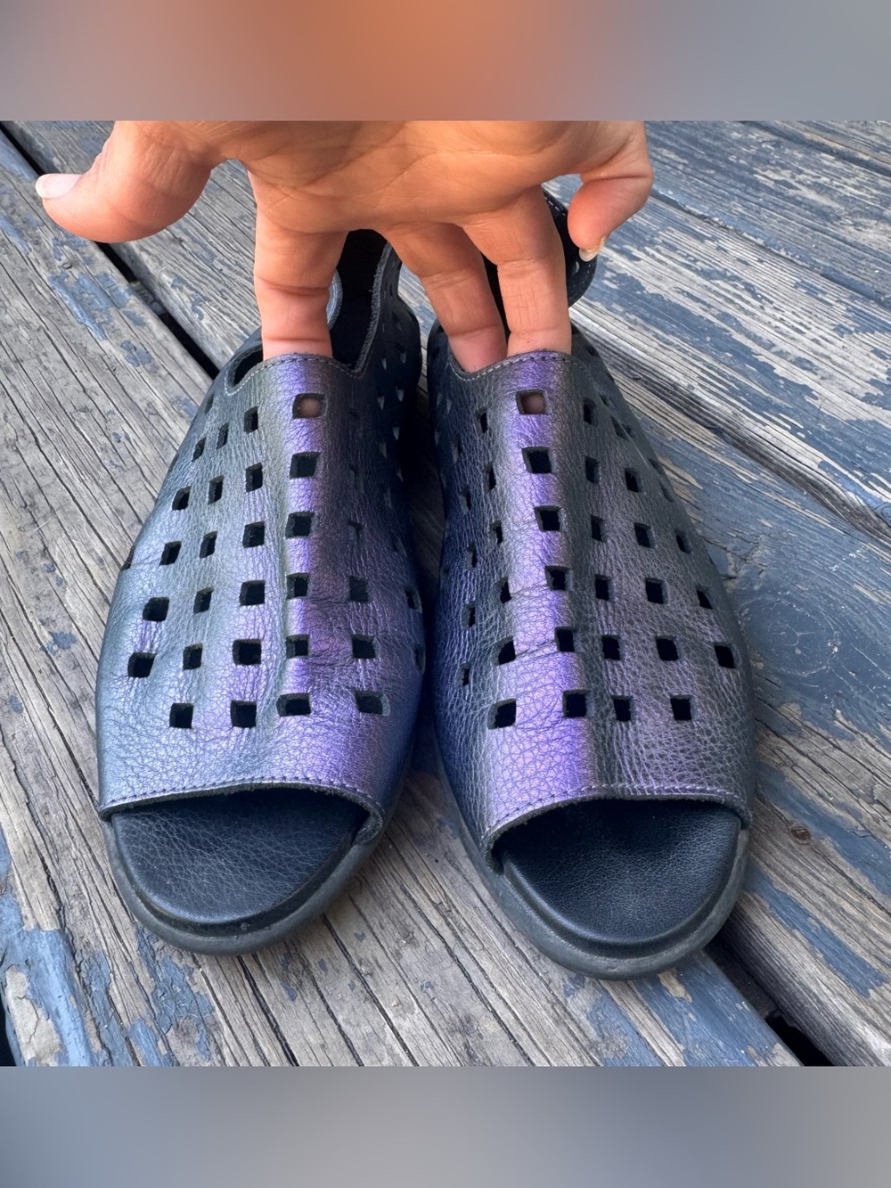 • Arche • Women’s Drick Perforated Metallic Slip-On Flats Purple / Black 39 - Picture 3 of 9